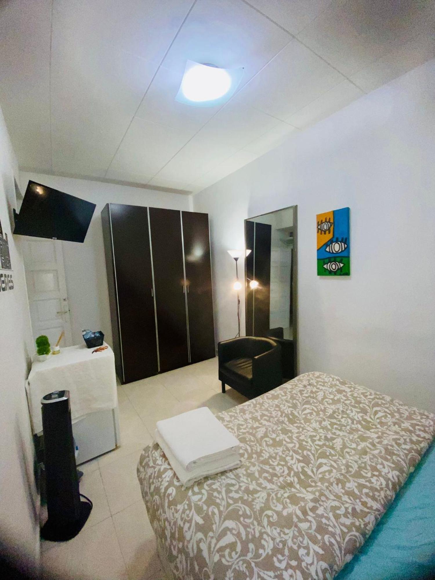 Habitacion En Centro De Barcelona Hotel Екстериор снимка